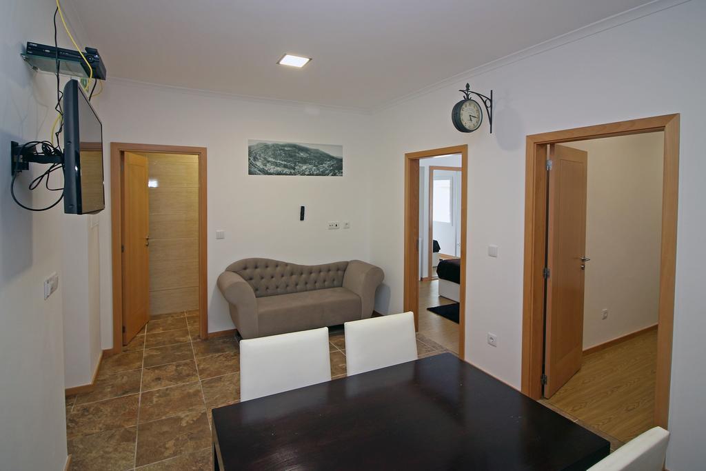 Geresiana Apartamentos エクステリア 写真